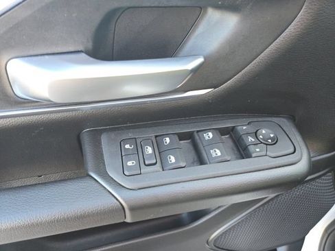 Used 2025 RAM 1500 Big Horn AWD/4WD image 9