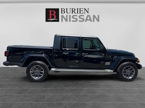 Used 2021 Jeep Gladiator Overland AWD/4WD image 6