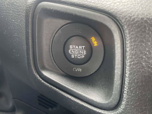 Used 2024 Jeep Wrangler Unlimited w/ Convenience Group AWD/4WD image 10