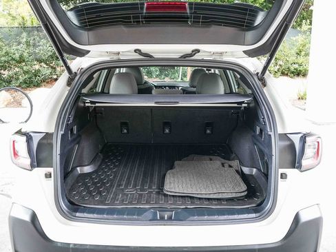 Used 2023 Subaru Outback Premium AWD/4WD image 25