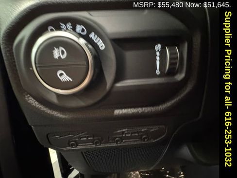 New 2025 Jeep Gladiator Sport image 27