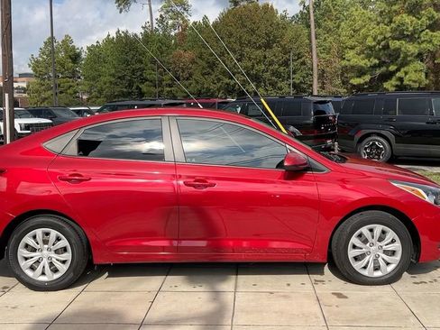 Used 2022 Hyundai Accent SE w/ Cargo Package image 16