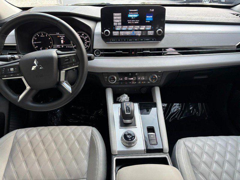 Used 2022 Mitsubishi Outlander SEL AWD/4WD image 14