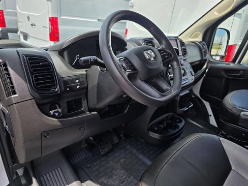 Used 2024 RAM ProMaster 2500 w/ Convenience Group image 16