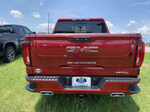 Used 2023 GMC Sierra 1500 AT4 w/ Technology Package AWD/4WD image 6
