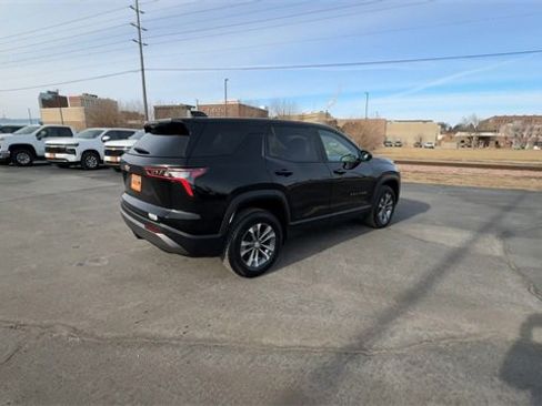 Used 2025 Chevrolet Equinox LT image 8