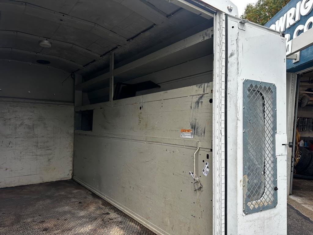 Used 2014 Chevrolet Express 3500 RWD image 10