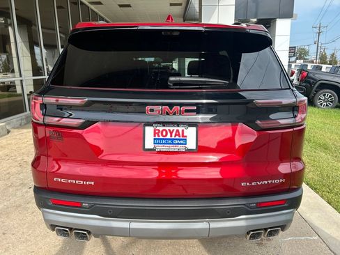 Used 2026 GMC Acadia Elevation w/ Elevation Premium Package FWD image 6