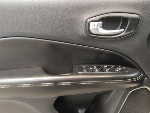 Used 2021 Jeep Compass Latitude image 27