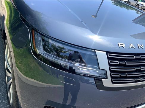 Certified 2025 Land Rover Range Rover SE AWD/4WD image 27