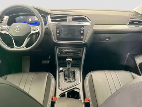 Used 2024 Volkswagen Tiguan SE FWD image 13