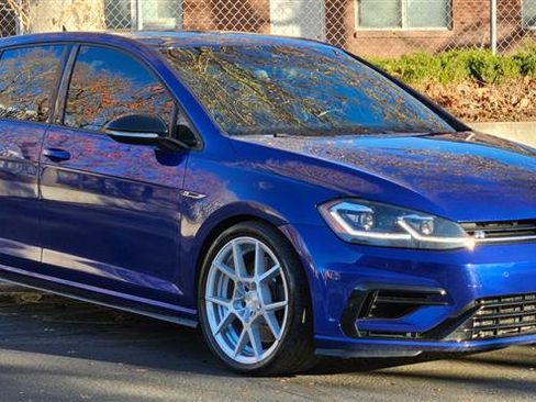 Used 2018 Volkswagen Golf R 4-Door image 7