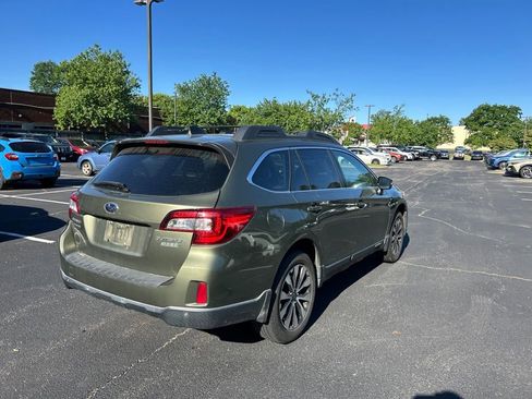 Used 2017 Subaru Outback 2.5i Limited AWD/4WD image 4