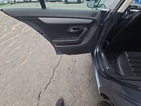 Used 2013 Volkswagen CC Sport image 25