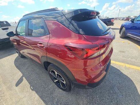 Used 2022 Chevrolet TrailBlazer RS FWD image 2