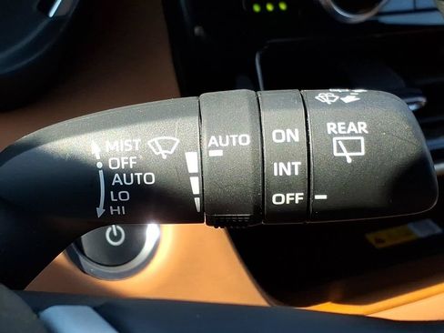 Used 2024 Toyota Highlander Platinum AWD/4WD image 29