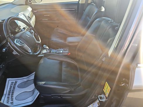 Used 2018 Mitsubishi Outlander GT image 12