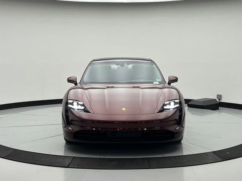 Used 2022 Porsche Taycan image 6