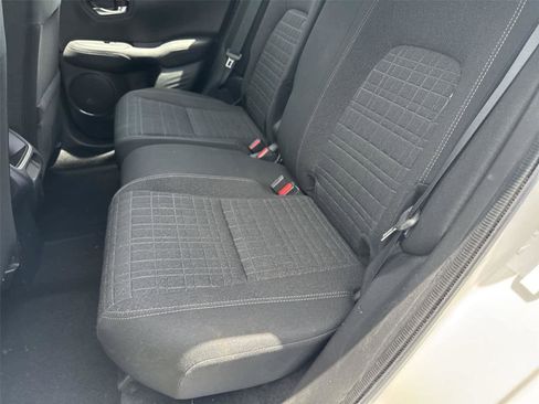 Used 2023 Honda HR-V LX image 13