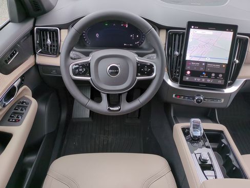 New 2026 Volvo XC90 B6 Plus w/ Protection Package Premier image 14