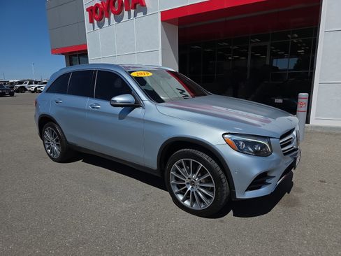Used 2018 Mercedes-Benz GLC 300 4MATIC image 1