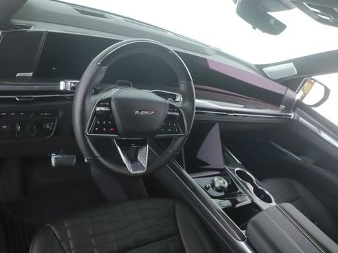 Used 2026 Cadillac Escalade V w/ LPO, ONYX Package AWD/4WD image 18