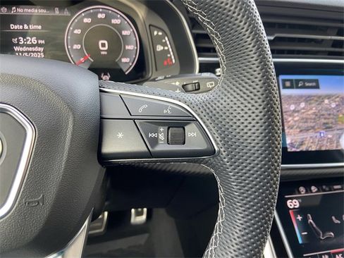 Used 2025 Audi SQ7 Prestige w/ Prestige Package image 18