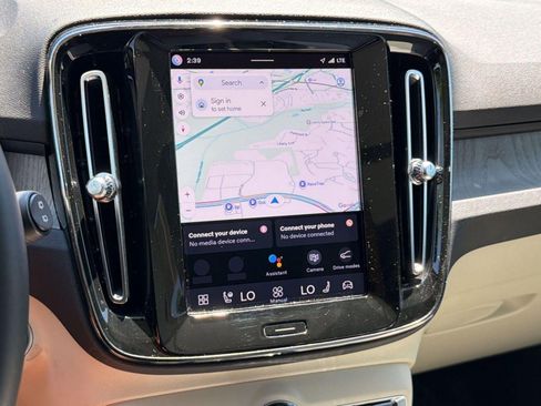 Certified 2023 Volvo XC40 B5 Ultimate w/ Protection Package Premier AWD/4WD image 22