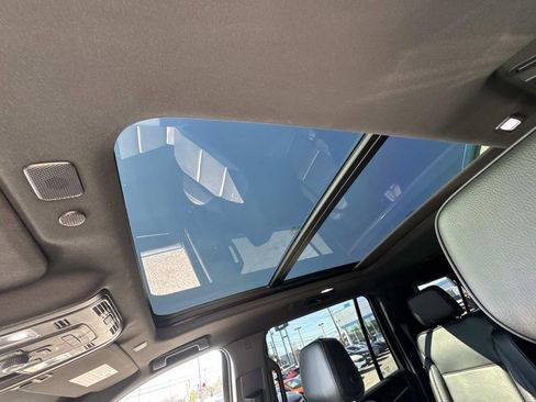 Used 2022 GMC Yukon XL Denali w/ Denali Premium Package image 27