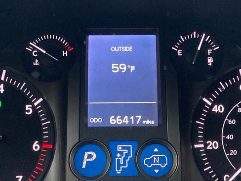 Used 2018 Lexus GX 460 Luxury w/ Preferred Accessory Package image 18