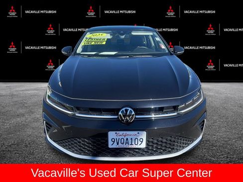 Used 2025 Volkswagen Jetta SEL FWD image 8