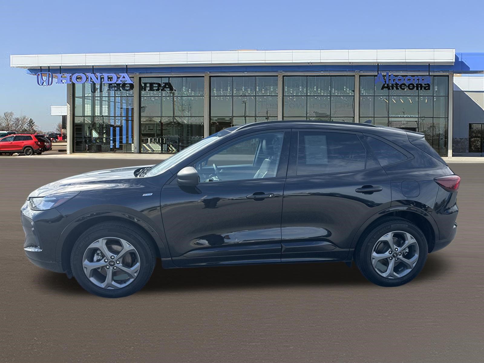 Used 2024 Ford Escape ST-Line w/ Tech Pack #1 AWD/4WD image 2