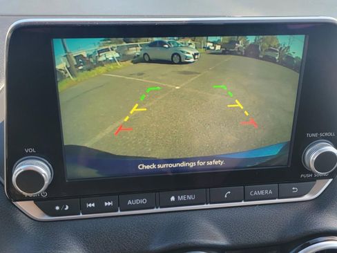 Used 2024 Nissan Sentra SV FWD image 35