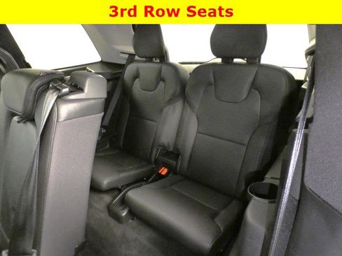 Used 2021 Volvo XC90 T6 Momentum w/ Protection Package Premier image 19