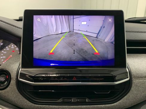 Used 2022 Jeep Compass Latitude image 9