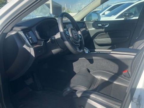 Used 2023 Volvo XC60 B5 Ultimate w/ Climate Package image 21