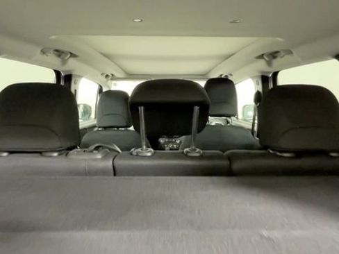 Used 2018 Jeep Renegade Latitude AWD/4WD image 21