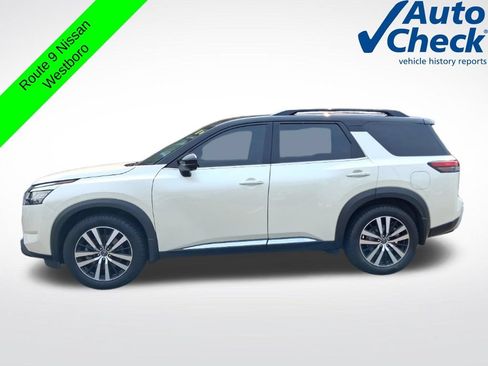 Used 2023 Nissan Pathfinder Platinum AWD/4WD image 3