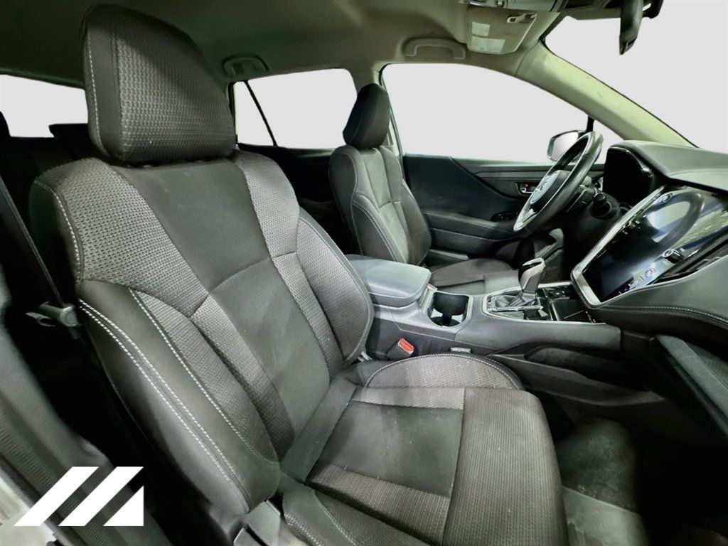 Used 2025 Subaru Outback Premium AWD/4WD image 29