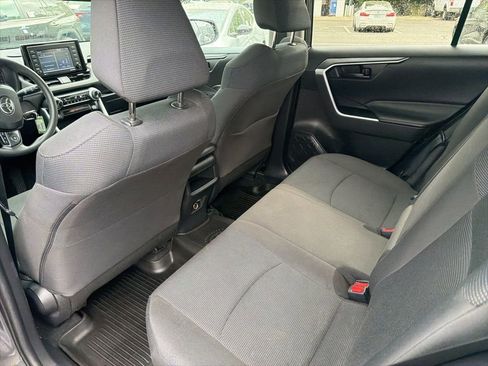 Used 2021 Toyota RAV4 LE AWD/4WD image 17