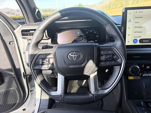 Used 2025 Toyota 4Runner TRD Off-Road Premium image 13