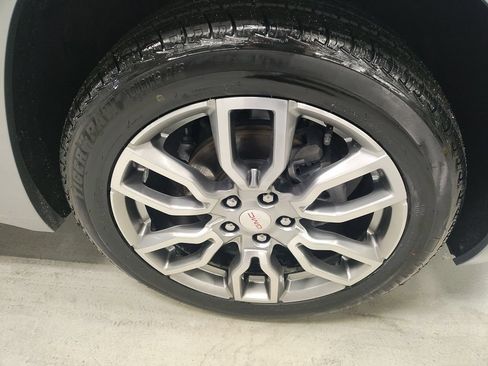 Used 2023 GMC Terrain Denali w/ Denali Premium Package AWD/4WD image 4