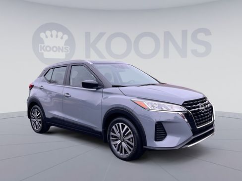Used 2023 Nissan Kicks SV image 10