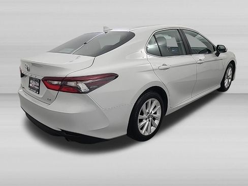 Used 2024 Toyota Camry LE FWD image 5