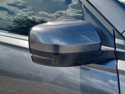 Used 2025 Honda Pilot EX-L image 10