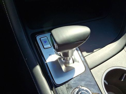 Used 2023 Genesis G70 2.0T image 15