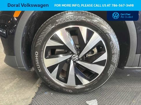 Certified 2023 Volkswagen ID.4 Pro image 9