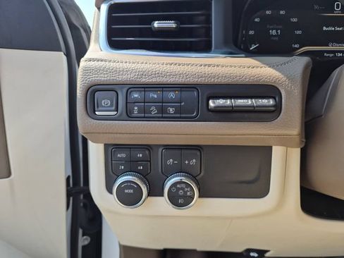 Used 2023 GMC Yukon Denali AWD/4WD image 20