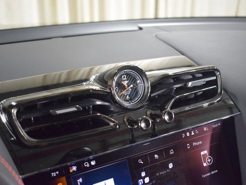 New 2025 Bentley Bentayga AWD/4WD image 32