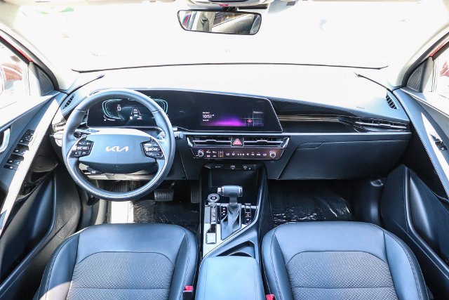 Certified 2025 Kia Niro EX FWD image 13